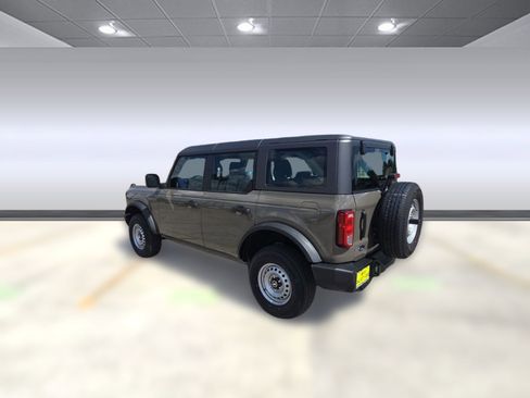 New 2025 Ford Bronco 4-Door image 3