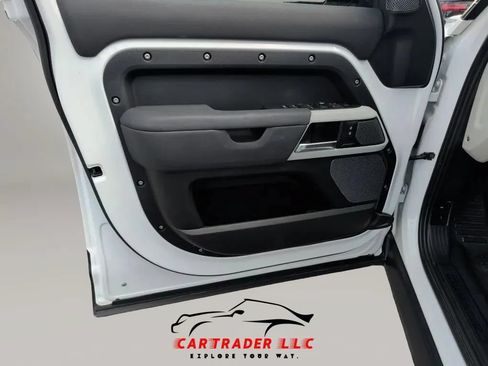 Used 2021 Land Rover Defender 110 SE AWD/4WD image 15
