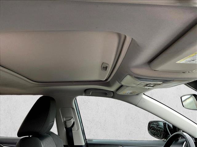 Used 2021 Toyota RAV4 XLE w/ Convenience Package FWD image 16
