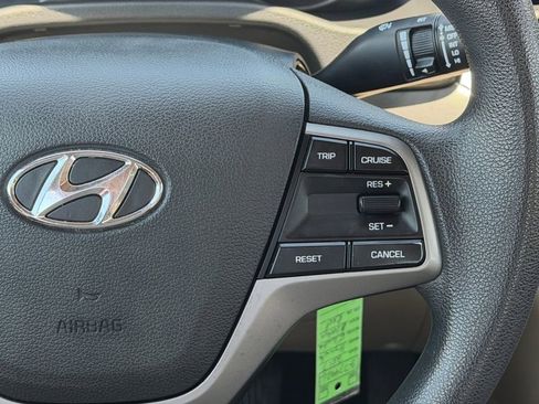 Used 2017 Hyundai Elantra SE FWD image 16