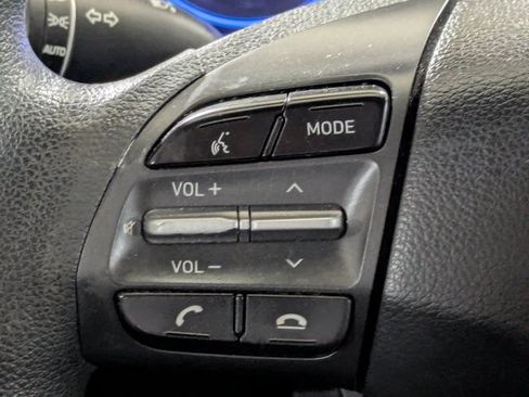 Used 2020 Hyundai Kona SE FWD image 23