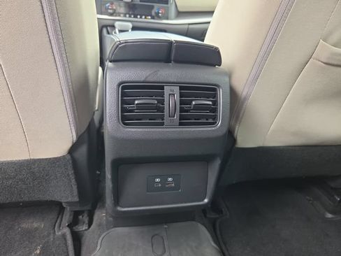 Used 2023 Nissan Rogue SV AWD/4WD image 28