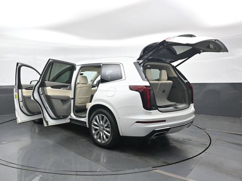 Used 2021 Cadillac XT6 Premium Luxury FWD image 50