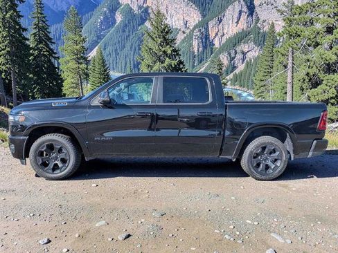 Used 2025 RAM 1500 Big Horn AWD/4WD image 3