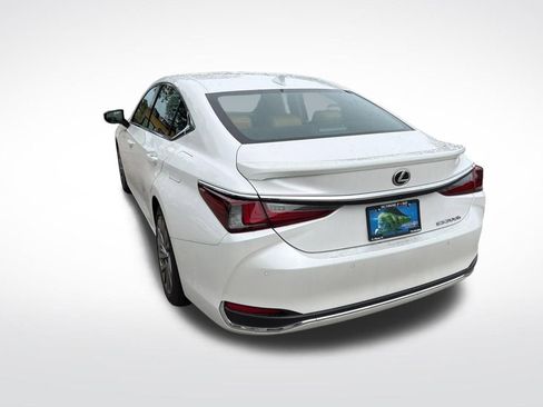 Used 2024 Lexus ES 300h Ultra Luxury w/ Accessory Package (Z2) FWD image 6