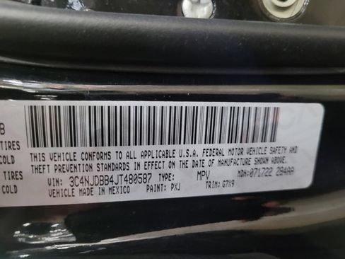 Used 2018 Jeep Compass Latitude w/ Popular Equipment Group AWD/4WD image 33