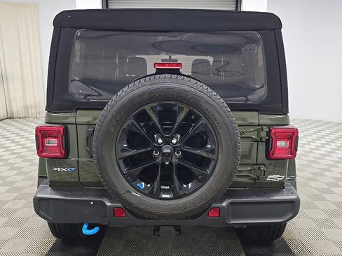 Used 2023 Jeep Wrangler Unlimited Sahara w/ Cold Weather Group AWD/4WD image 6