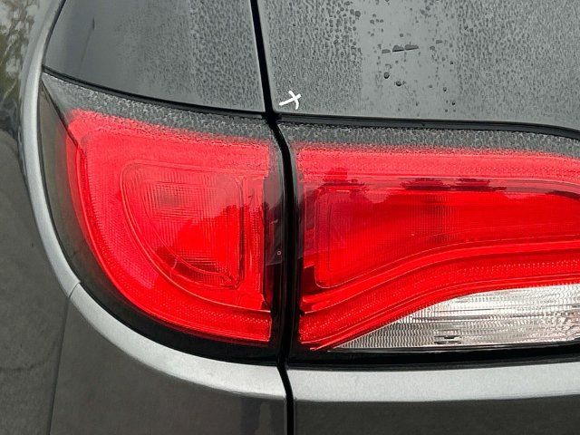 Used 2017 Chrysler Pacifica LX FWD image 11