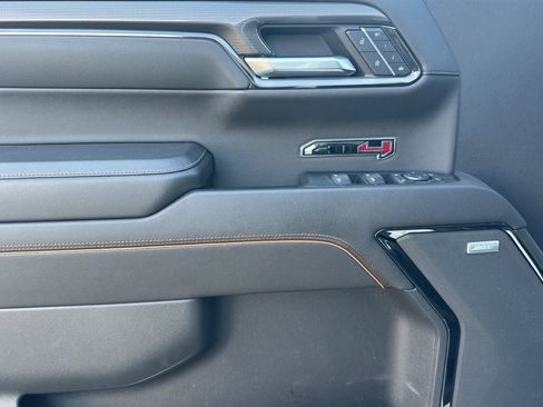 Used 2022 GMC Sierra 1500 AT4 w/ AT4 Premium Package image 11