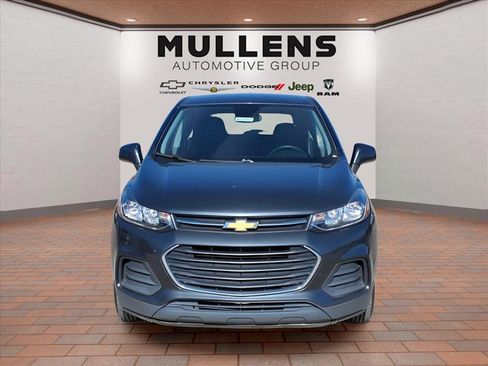 Used 2019 Chevrolet Trax LS image 2