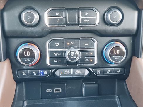 Used 2022 Chevrolet Suburban High Country w/ Max Trailering Package AWD/4WD image 19