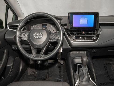 Used 2024 Toyota Corolla LE image 6