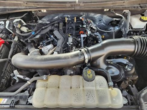 Used 2024 Ford Expedition XLT RWD image 30