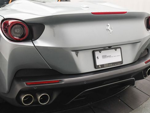 Used 2019 Ferrari Portofino image 22