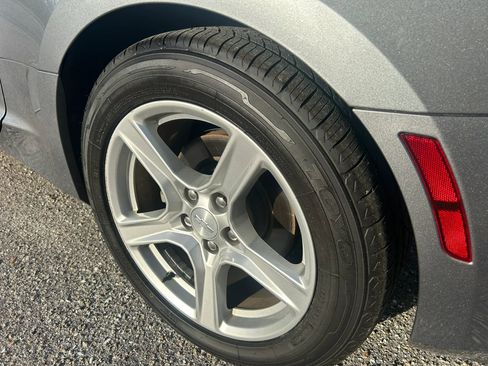 Used 2020 Chevrolet Camaro LT RWD image 13