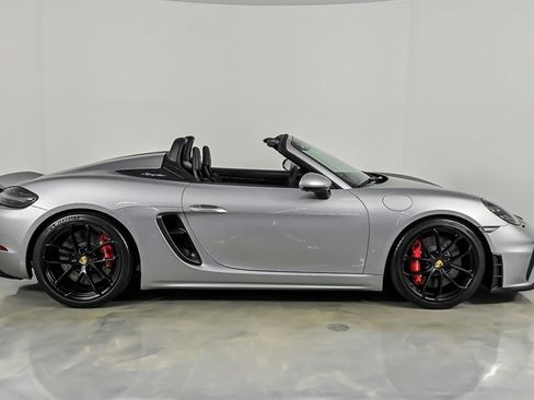 Used 2022 Porsche 718 Boxster Spyder RWD image 11