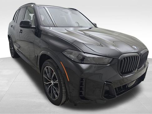 Certified 2025 BMW X5 xDrive40i w/ M Sport Package image 2