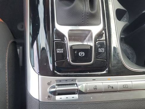 Certified 2024 Kia Carnival SX Prestige FWD image 29