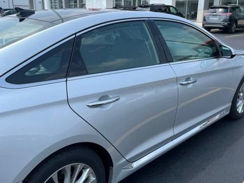 Used 2015 Hyundai Sonata Limited w/ Option Group 05 FWD image 3
