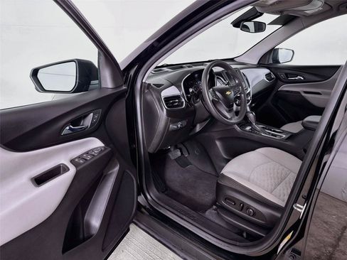 Used 2020 Chevrolet Equinox LS w/ LS Convenience Package FWD image 3