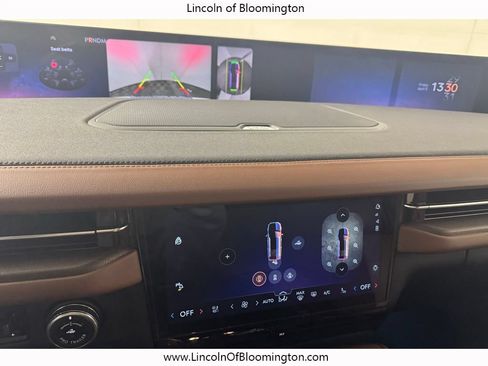 New 2026 Lincoln Navigator Reserve AWD/4WD image 60