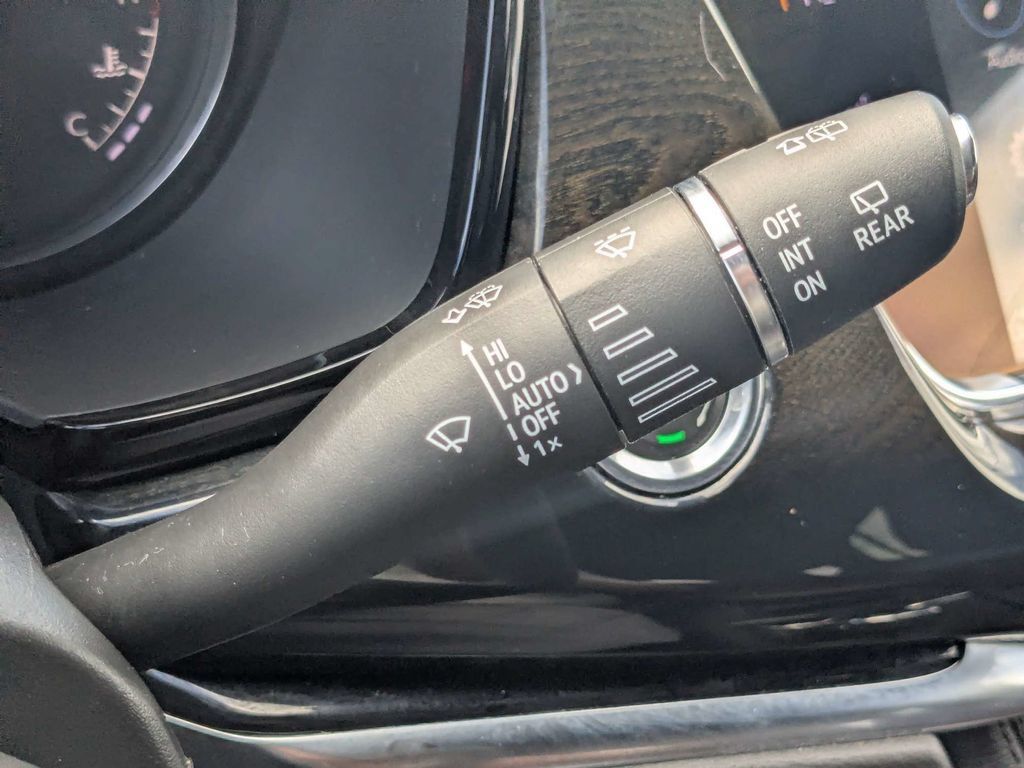 Used 2021 Cadillac XT6 Premium Luxury FWD image 37