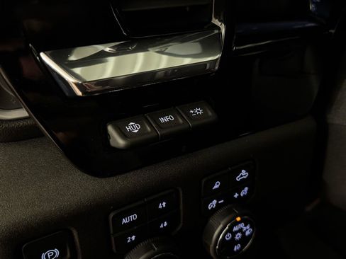 Used 2024 Chevrolet Silverado 2500 High Country w/ Technology Package image 22