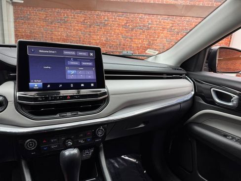 Used 2022 Jeep Compass Limited image 17