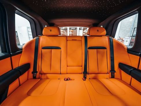 Used 2022 Rolls-Royce Cullinan w/ Cullinan Package image 13
