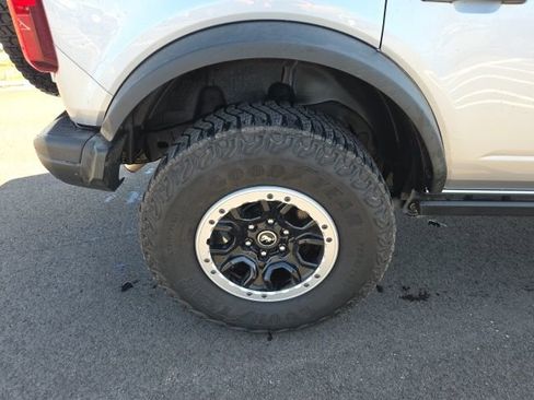 Used 2022 Ford Bronco Black Diamond w/ Sasquatch Package AWD/4WD image 7