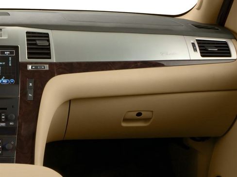 Used 2014 Cadillac Escalade ESV Platinum AWD/4WD image 11