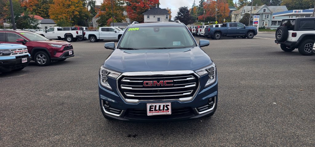 Used 2024 GMC Terrain SLT w/ Tech Package AWD/4WD image 2
