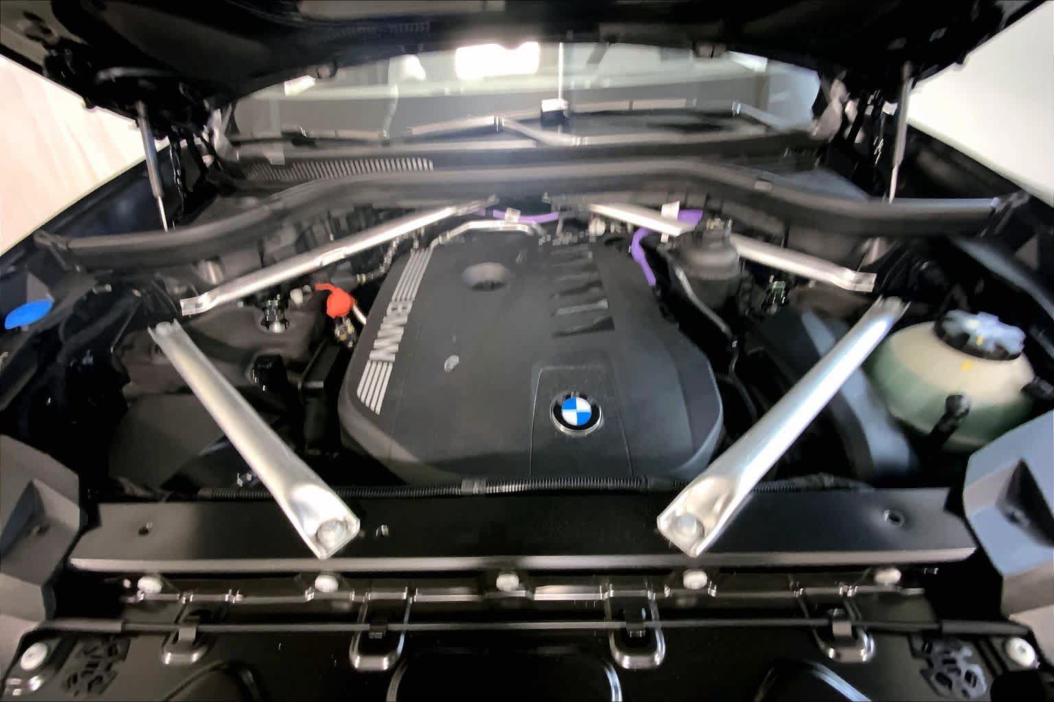 Used 2026 BMW X7 xDrive40i w/ Executive Package AWD/4WD image 16