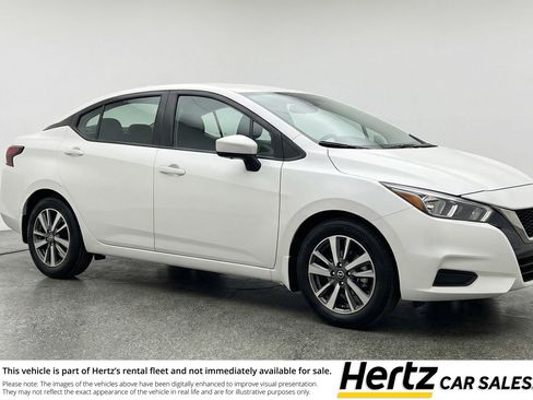 Used 2025 Nissan Versa SV image 1