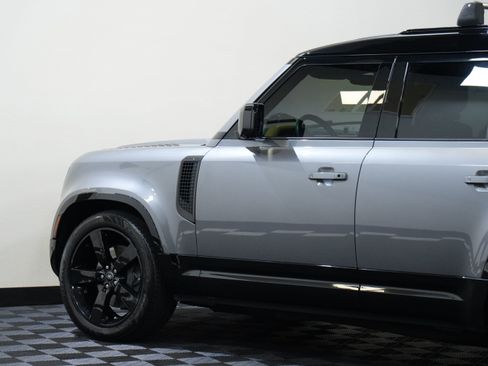 Used 2023 Land Rover Defender 130 X-Dynamic SE AWD/4WD image 19