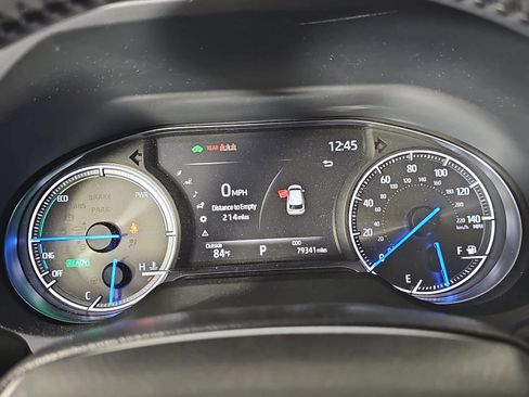 Used 2023 Toyota Venza LE AWD/4WD image 18