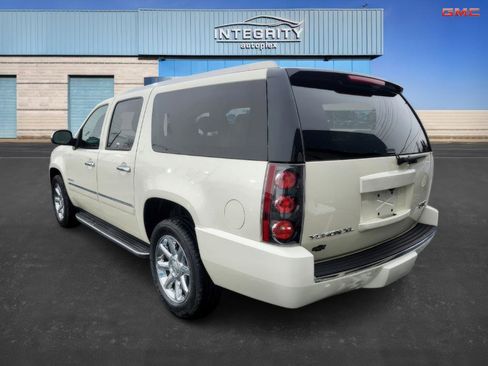 Used 2013 GMC Yukon XL Denali image 5