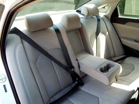 Used 2017 Hyundai Sonata SE image 13