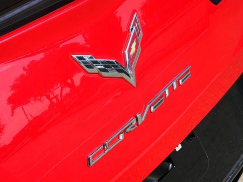 Used 2018 Chevrolet Corvette Stingray Convertible w/ 3LT Preferred Equipment Group RWD image 18