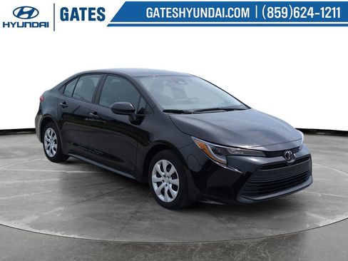 Used 2024 Toyota Corolla LE FWD image 1