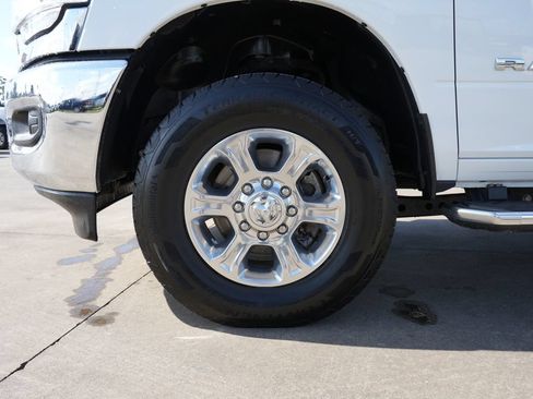 Used 2024 RAM 2500 Big Horn AWD/4WD image 28