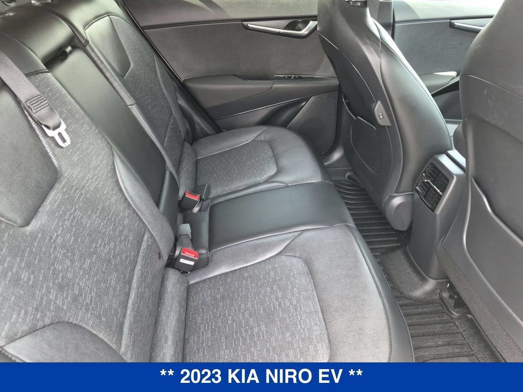 Used 2023 Kia Niro Wave w/ Wave Preserve Package FWD image 30