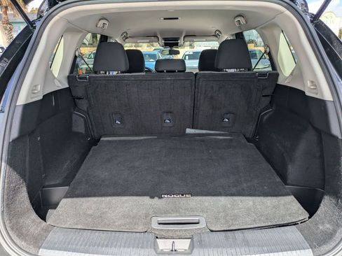 Used 2023 Nissan Rogue SV image 28