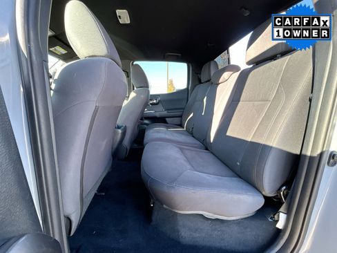 Used 2018 Toyota Tacoma TRD Sport image 22