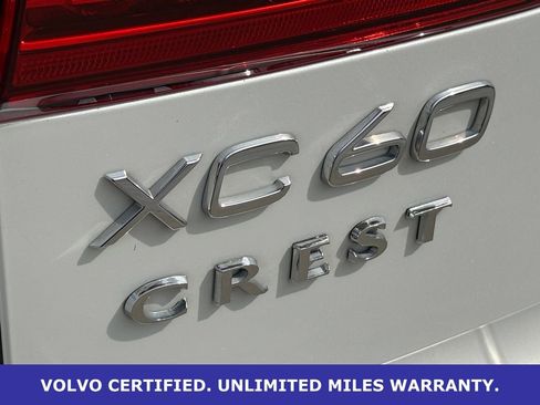 Certified 2023 Volvo XC60 B5 Plus w/ Climate Package image 11
