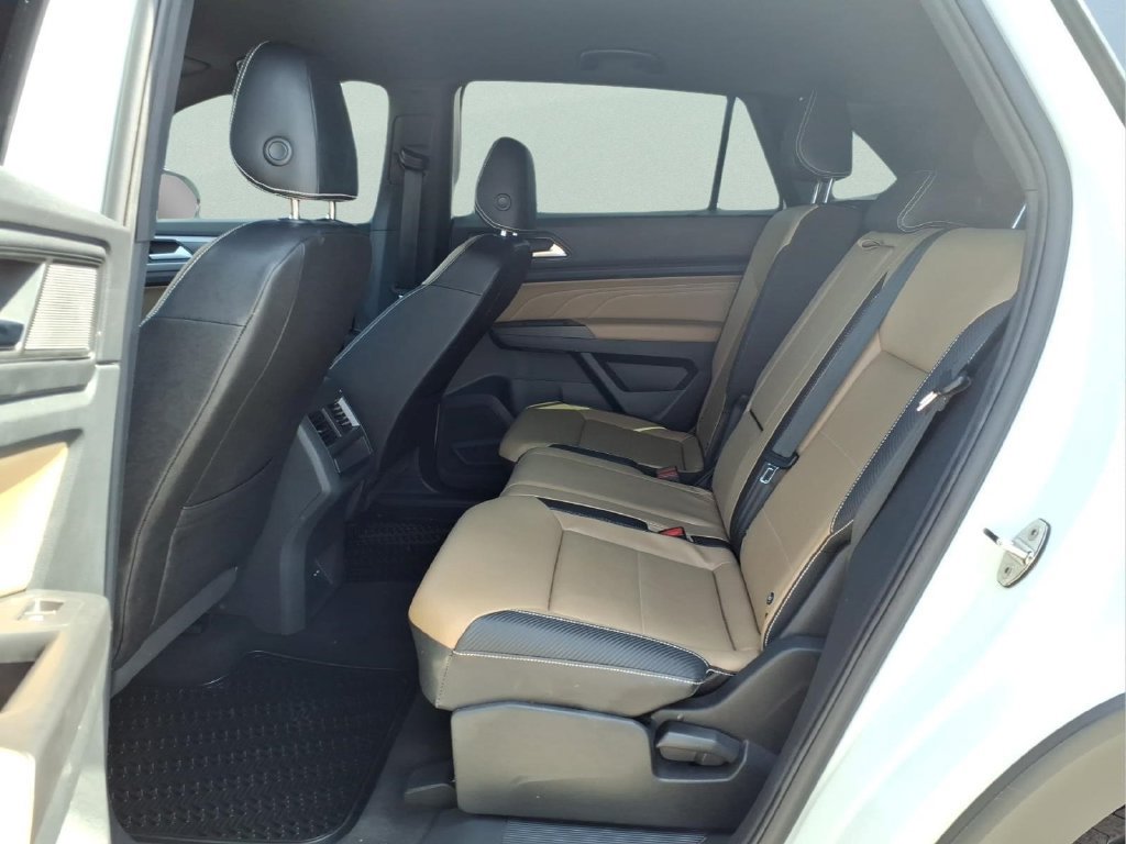 Used 2023 Volkswagen Atlas Cross Sport SE w/ Black Wheel Package FWD image 14