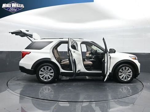 Used 2022 Ford Explorer Limited w/ Limited Technology Package image 27