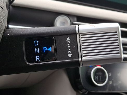 Used 2025 Hyundai Tucson Limited image 16