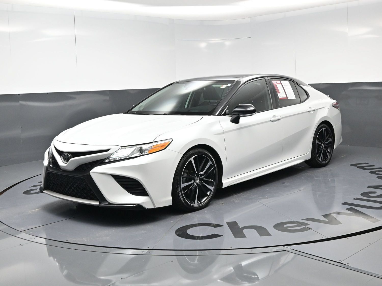 Used 2020 Toyota Camry XSE FWD image 5