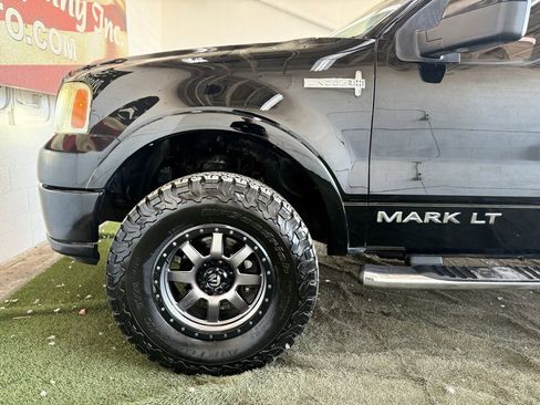 Used 2008 Lincoln Mark LT 4x4 image 11